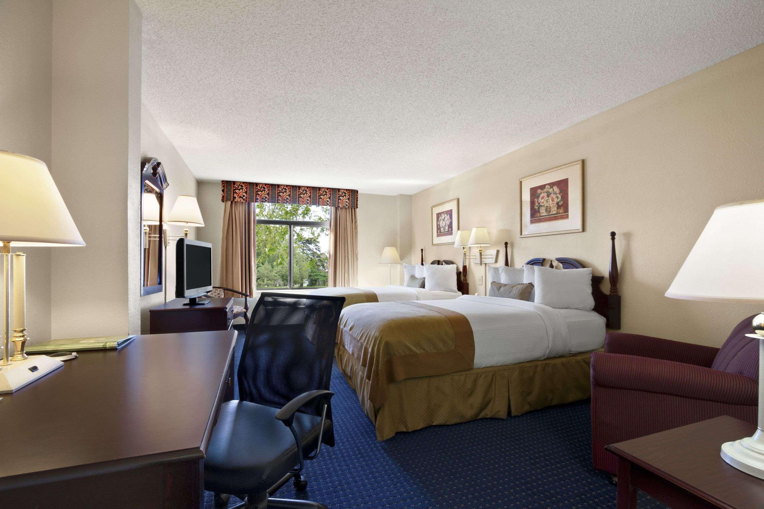 Wingate By Wyndham Augusta Fort Eisenhower Exterior photo